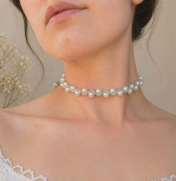 Elegant white Pearl Choker Necklace with minimalist design