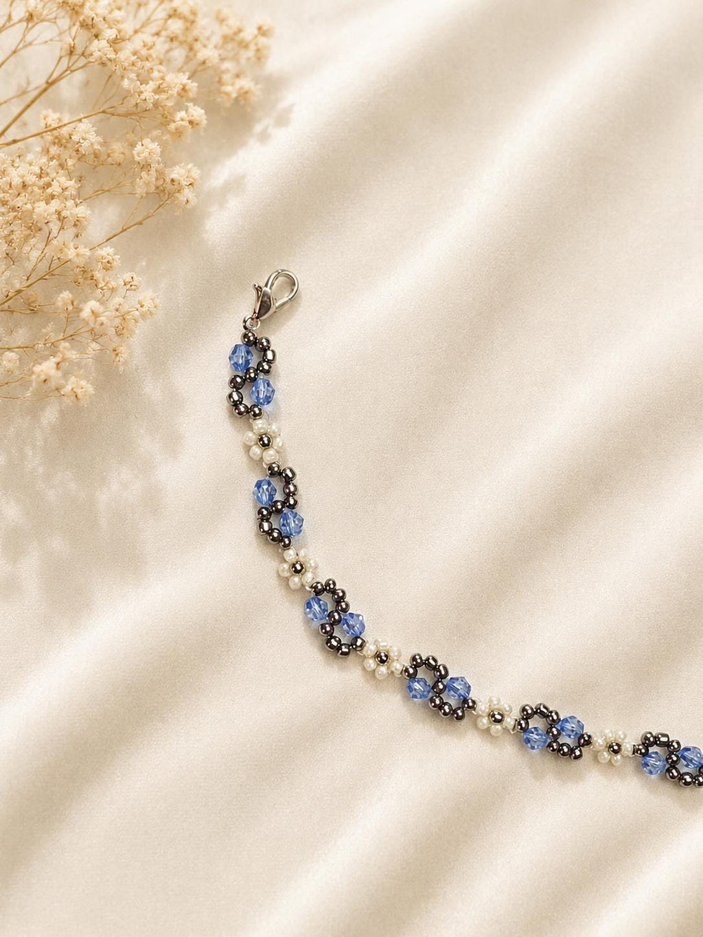 Cornflower Blue Beaded Bracelet, Handmade Floral Bracelet, Blue Pearl Bracelet, Bridesmaid Gift, Wedding Jewelry, Beaded Flower Bracelet
