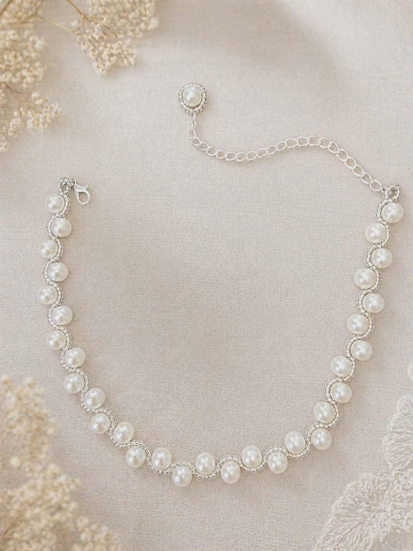 Elegant white Pearl Choker Necklace with minimalist design